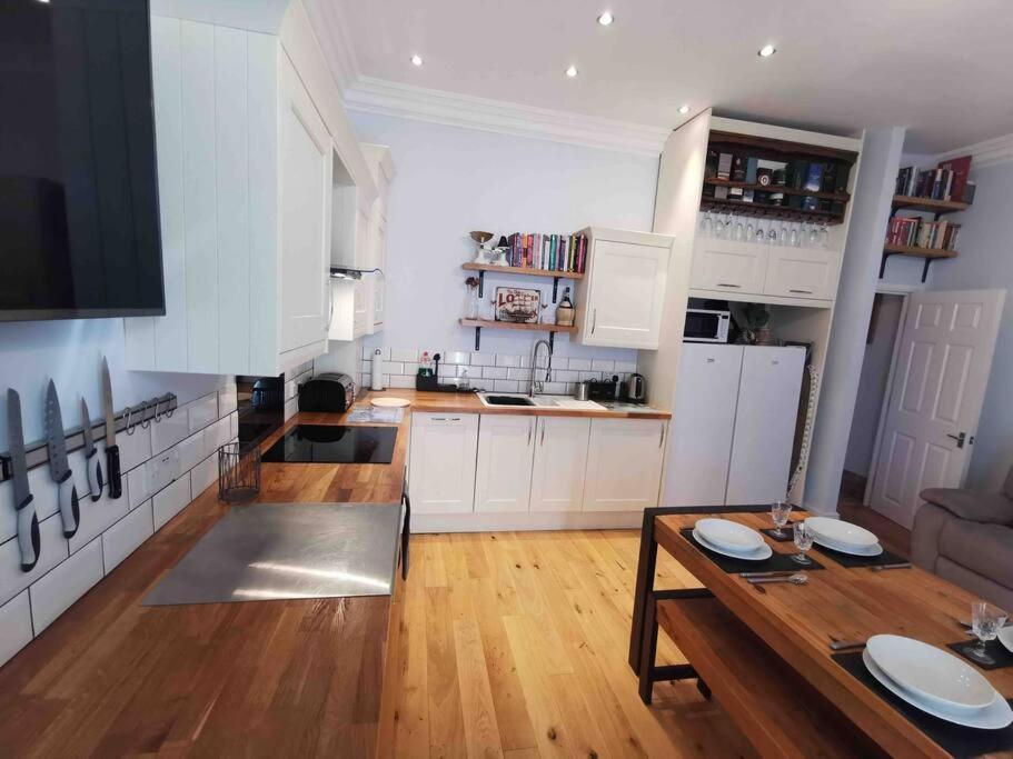 Number 7 Torquay Stunning Sea Views Exterior photo