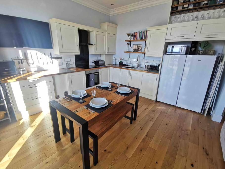 Number 7 Torquay Stunning Sea Views Exterior photo