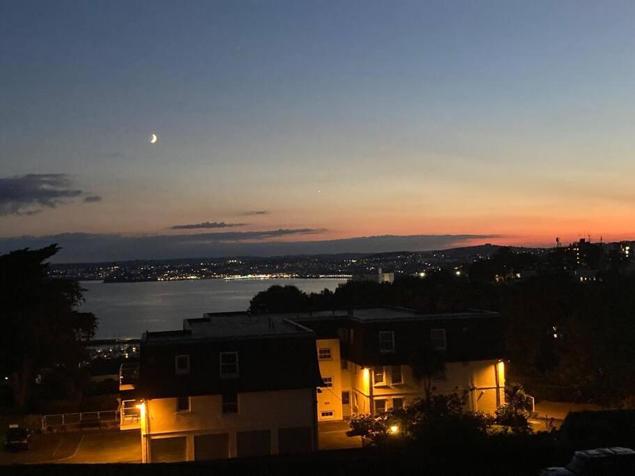 Number 7 Torquay Stunning Sea Views Exterior photo