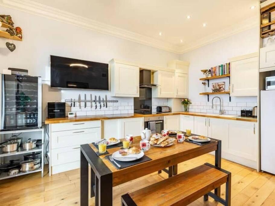 Number 7 Torquay Stunning Sea Views Exterior photo