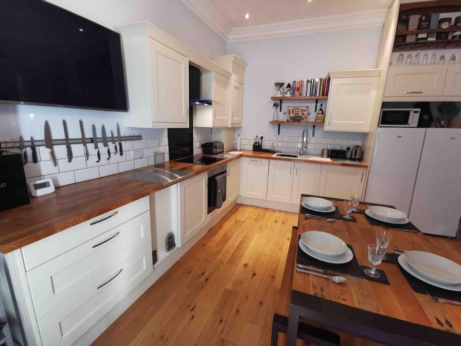 Number 7 Torquay Stunning Sea Views Exterior photo